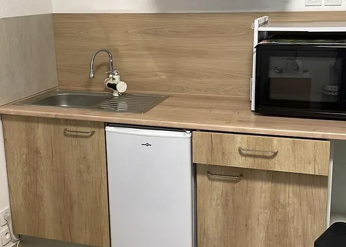 Les Oliviers لو تيتش